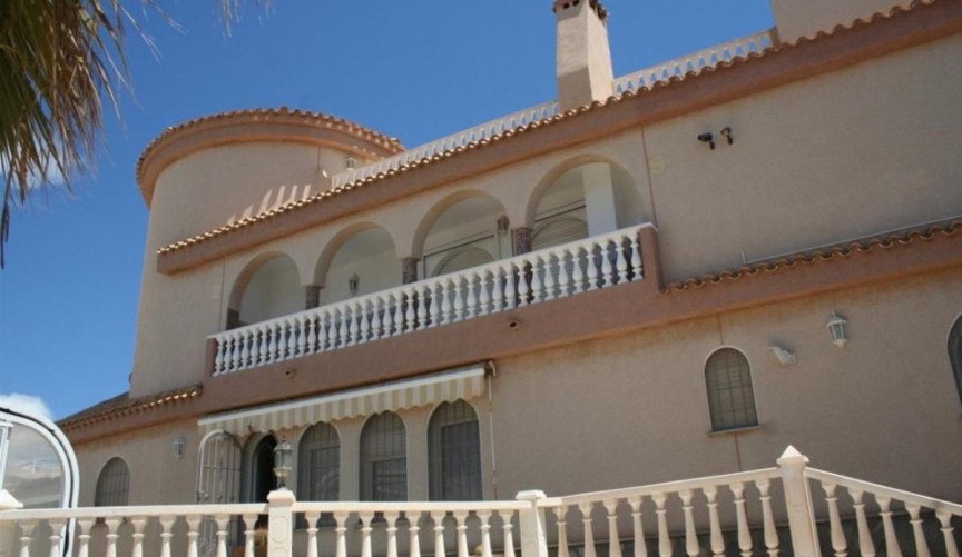 Återförsäljning - Villa -
La Manga del Mar Menor - Km 17