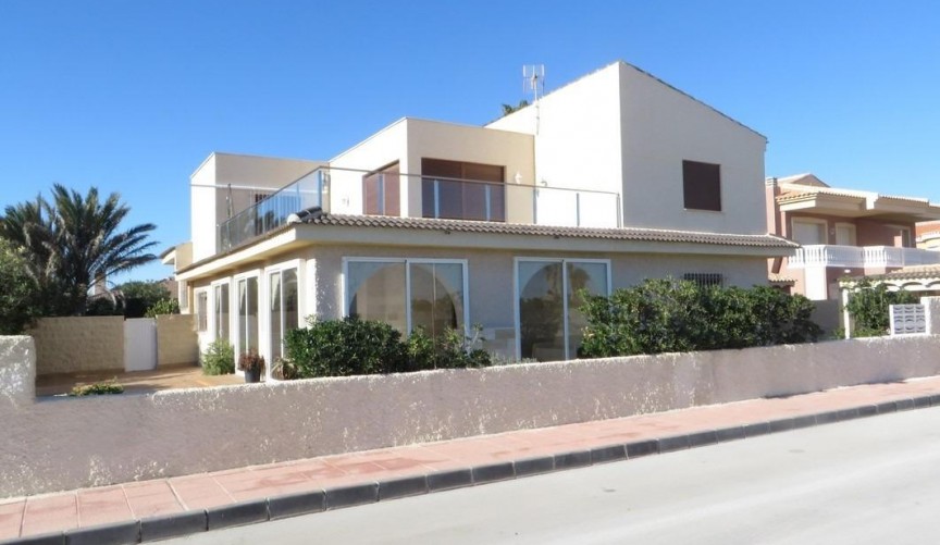 Återförsäljning - Villa -
La Manga del Mar Menor - Playa De Las Gaviotas-el Pedrucho