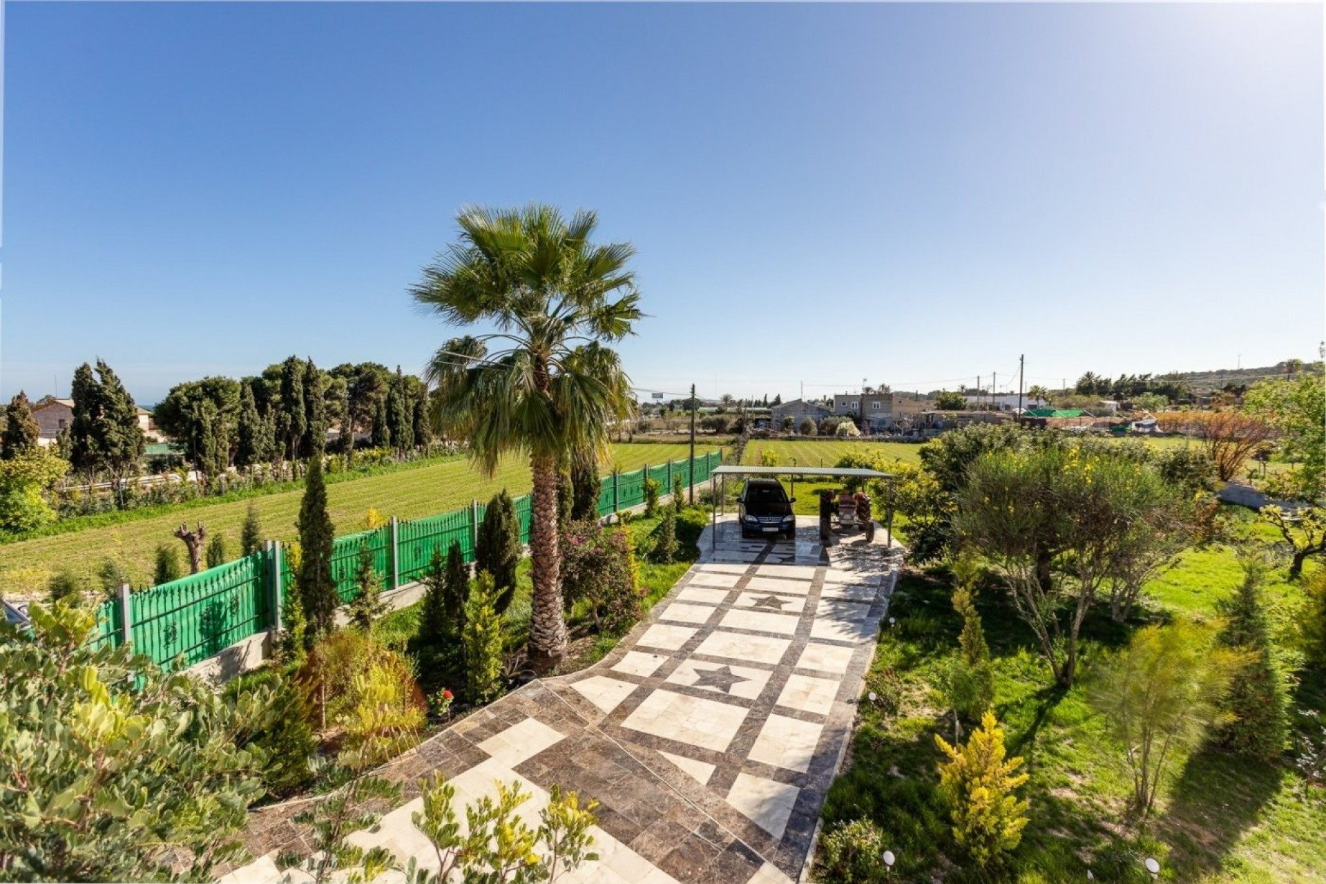 Återförsäljning - Villa -
La Marina - Alicante