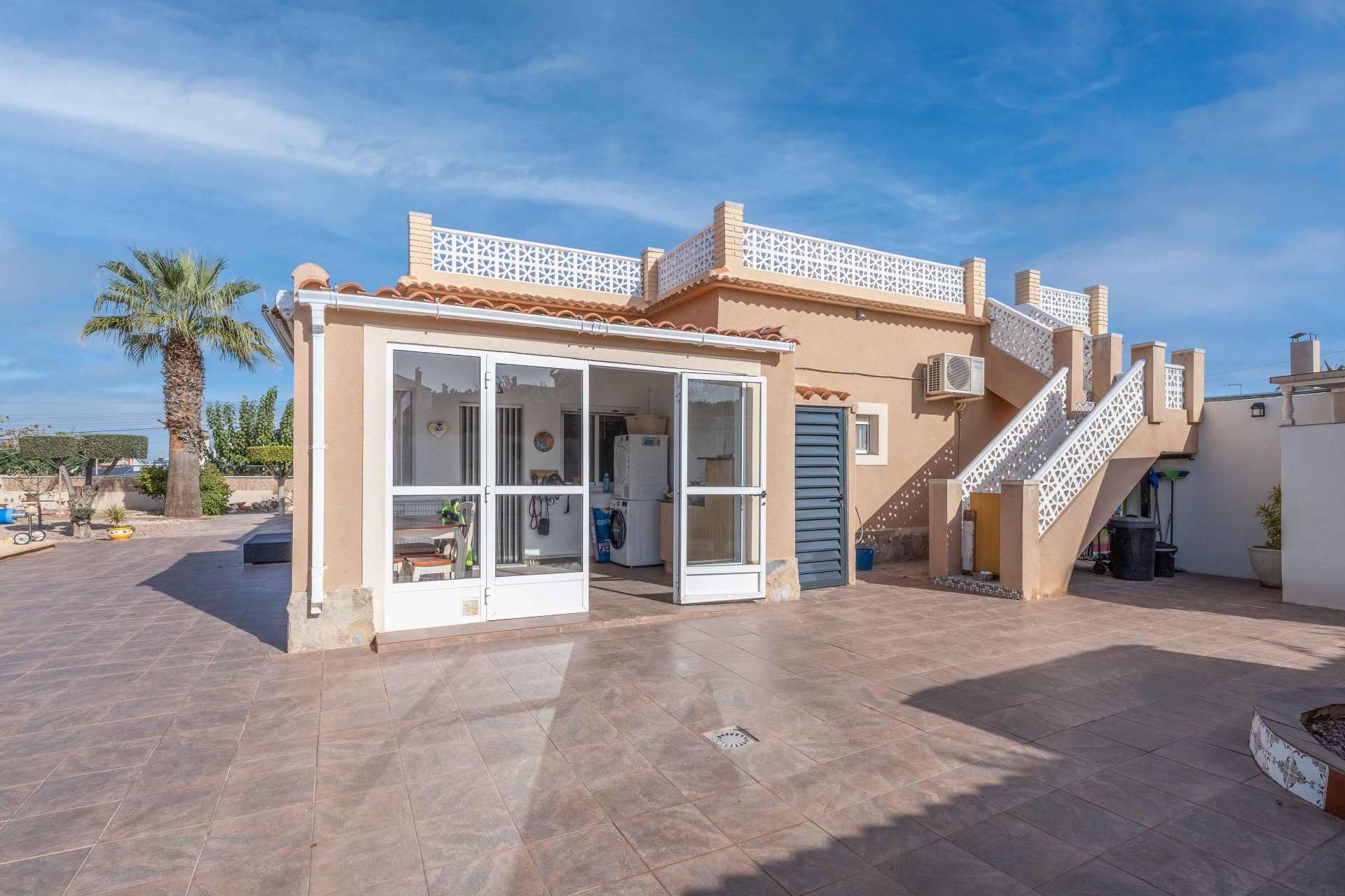 Återförsäljning - Villa -
La Marina - Costa Blanca