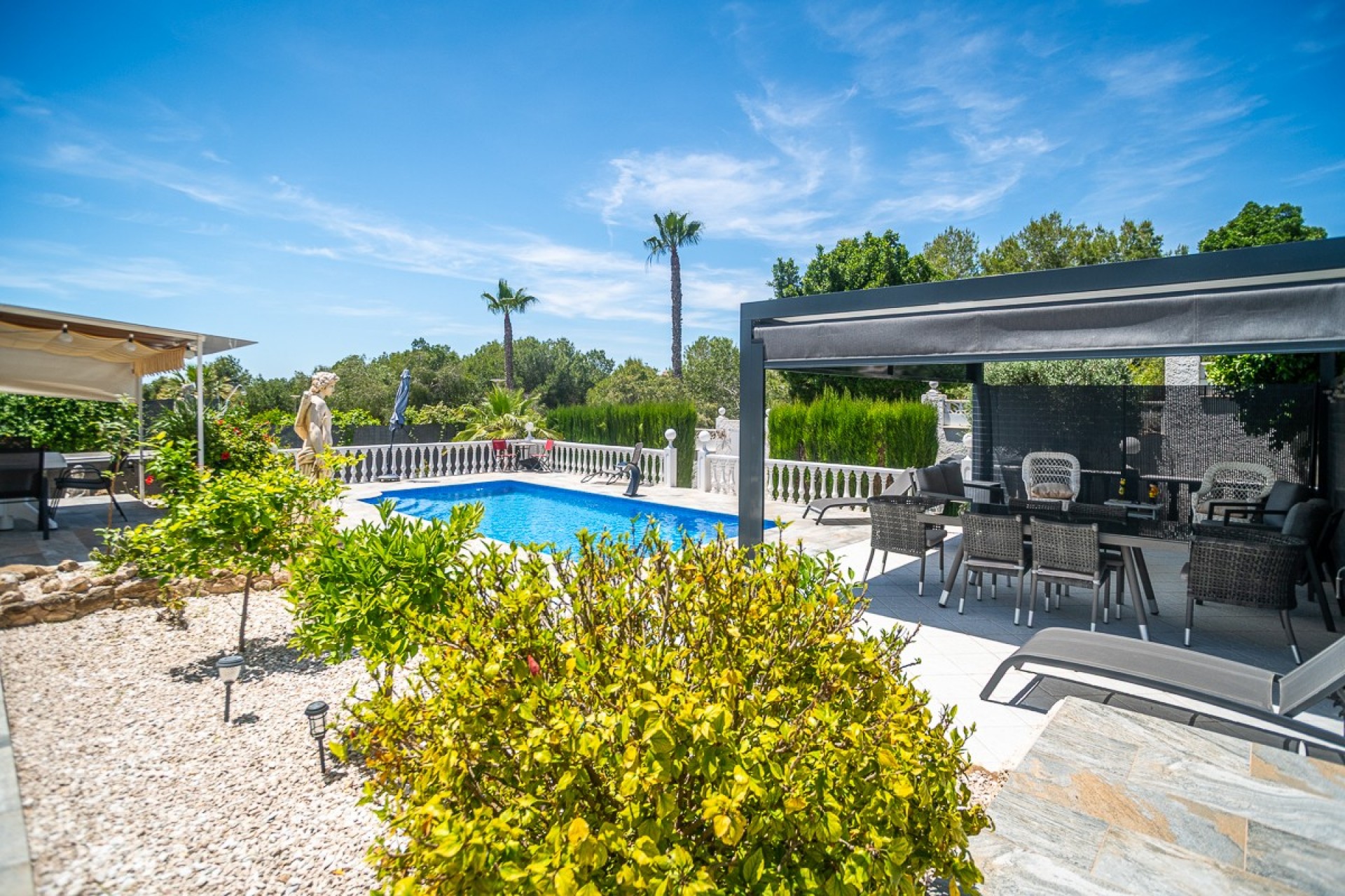 Återförsäljning - Villa -
La Marina - Costa Blanca