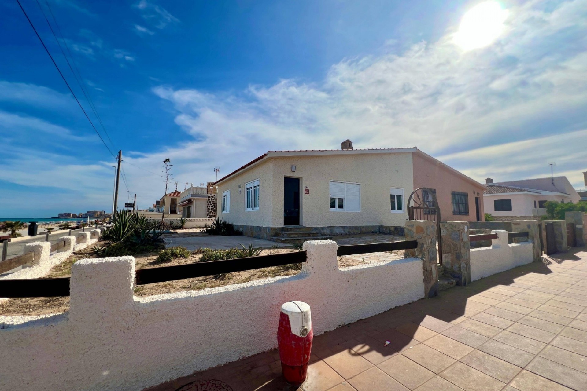 Återförsäljning - Villa -
La Mata - Costa Blanca