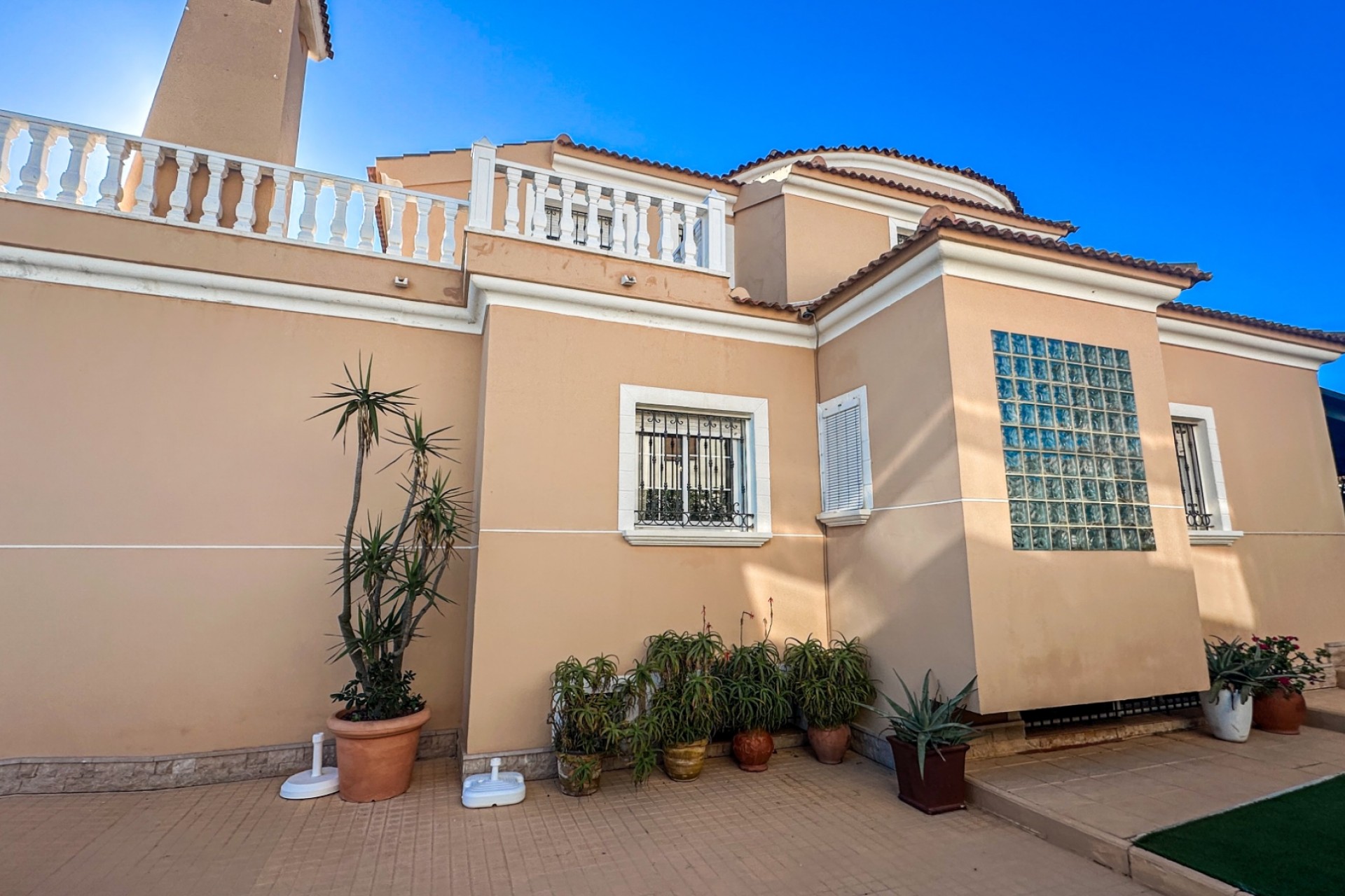 Återförsäljning - Villa -
La Mata - Costa Blanca