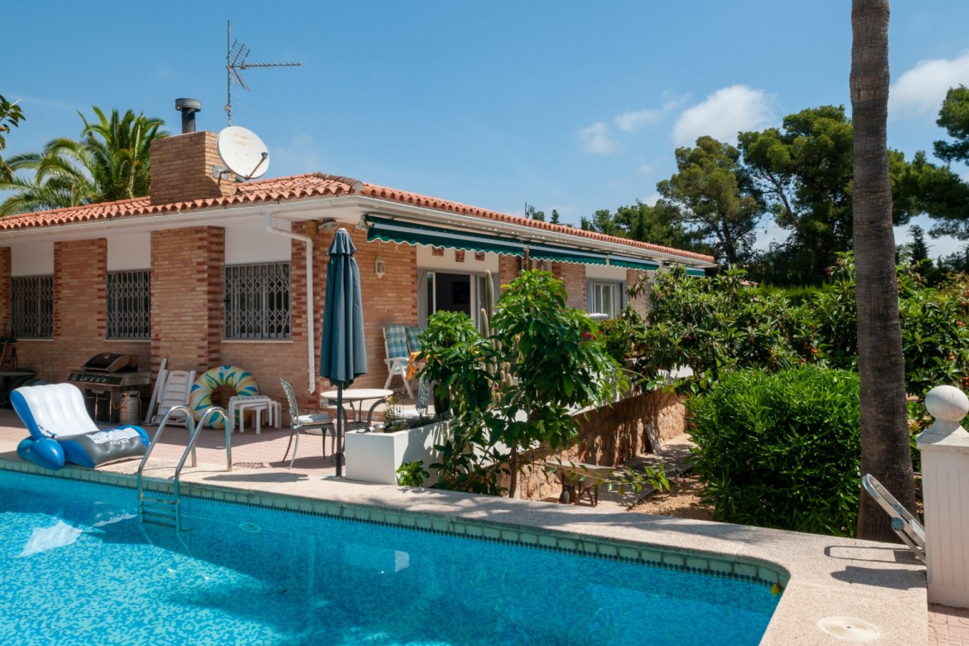 Återförsäljning - Villa -
La Nucía - Costa Blanca