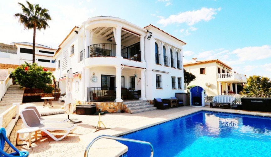 Återförsäljning - Villa -
La Nucía - Costa Blanca