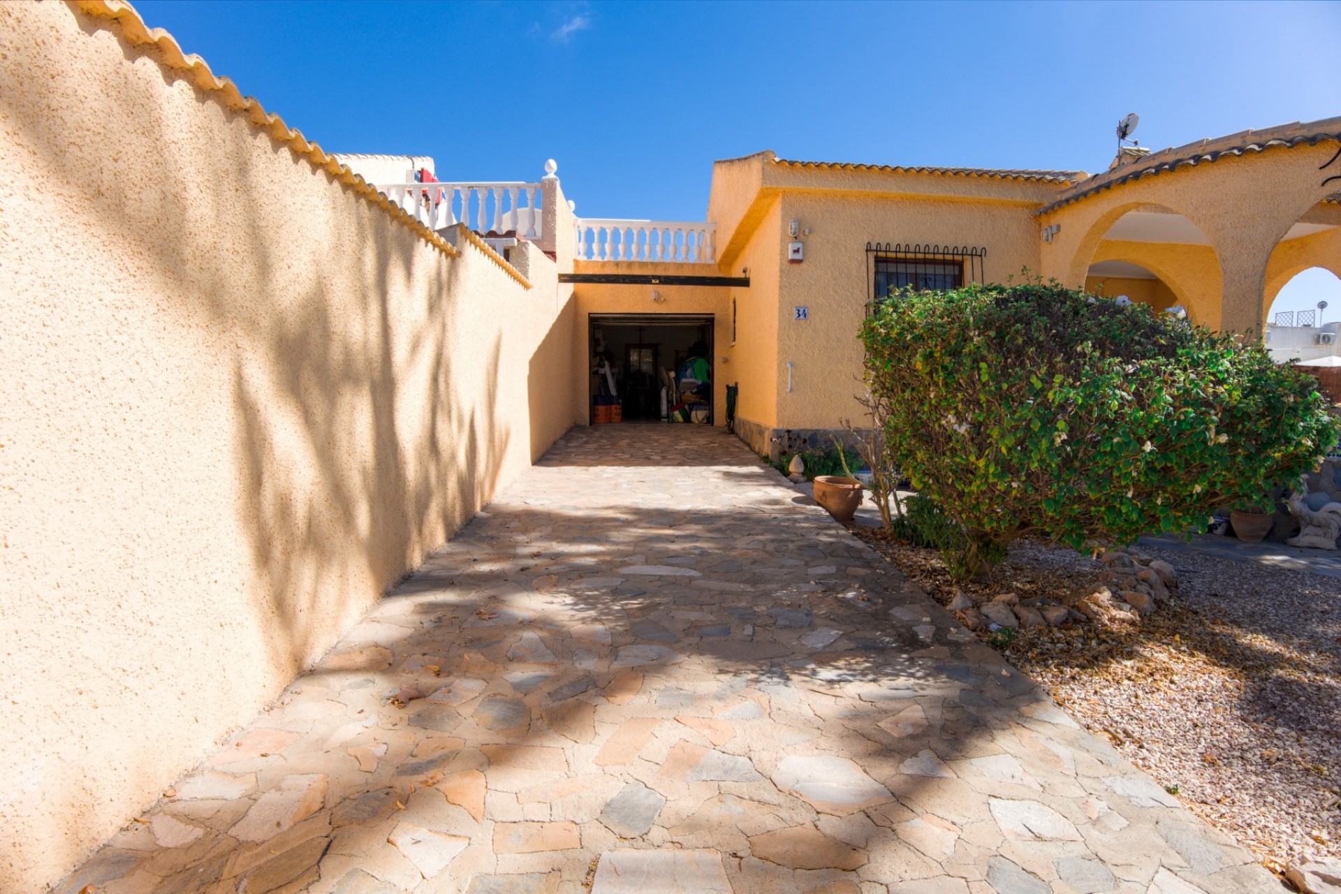 Återförsäljning - Villa -
La Siesta - Costa Blanca