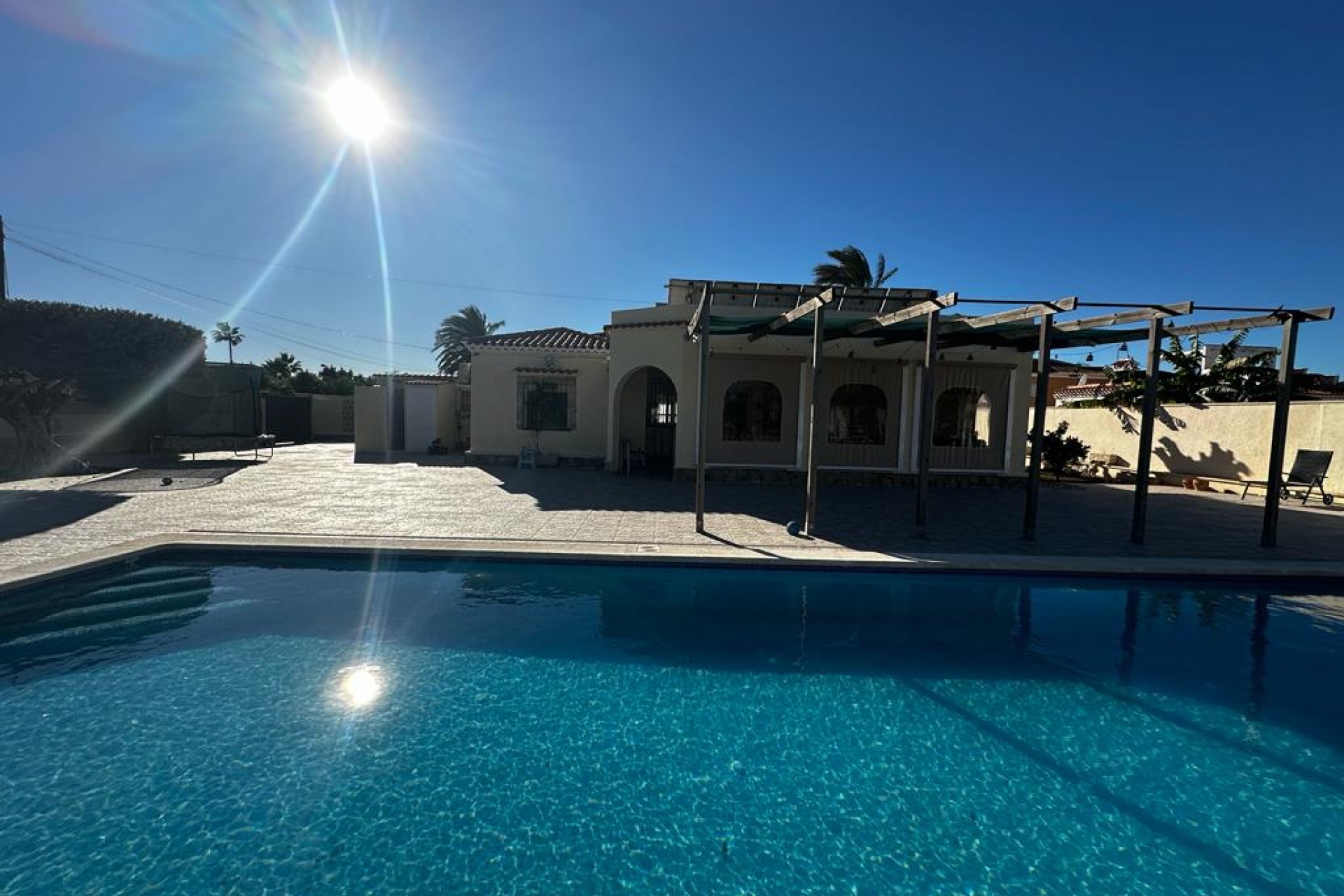 Återförsäljning - Villa -
La Siesta - Costa Blanca