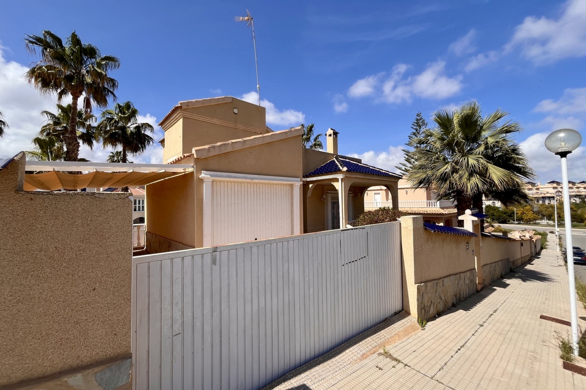 Återförsäljning - Villa -
La Zenia - Costa Blanca