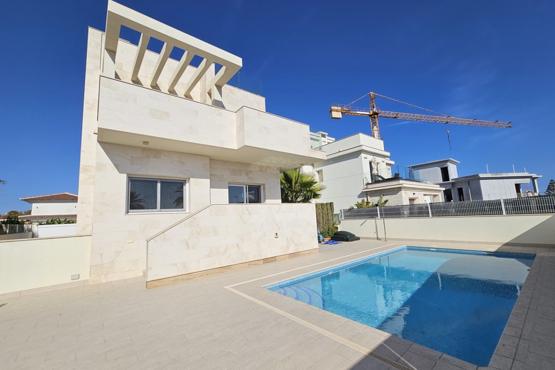 Återförsäljning - Villa -
La Zenia - Costa Blanca