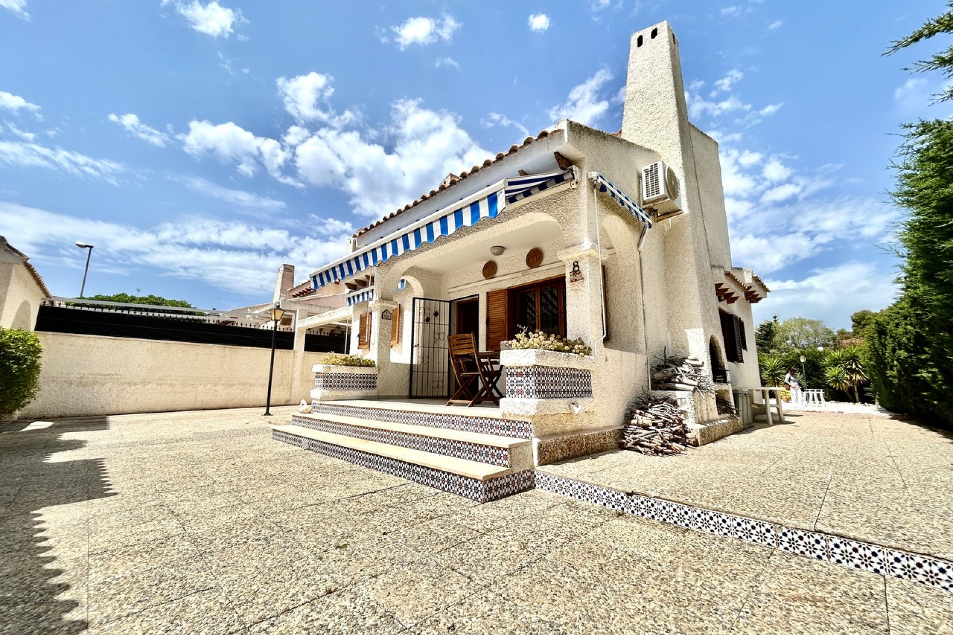 Återförsäljning - Villa -
La Zenia - Costa Blanca