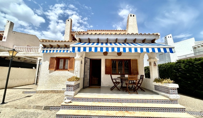 Återförsäljning - Villa -
La Zenia - Costa Blanca