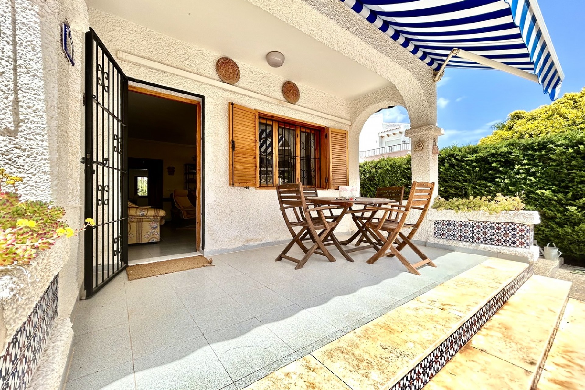 Återförsäljning - Villa -
La Zenia - Costa Blanca