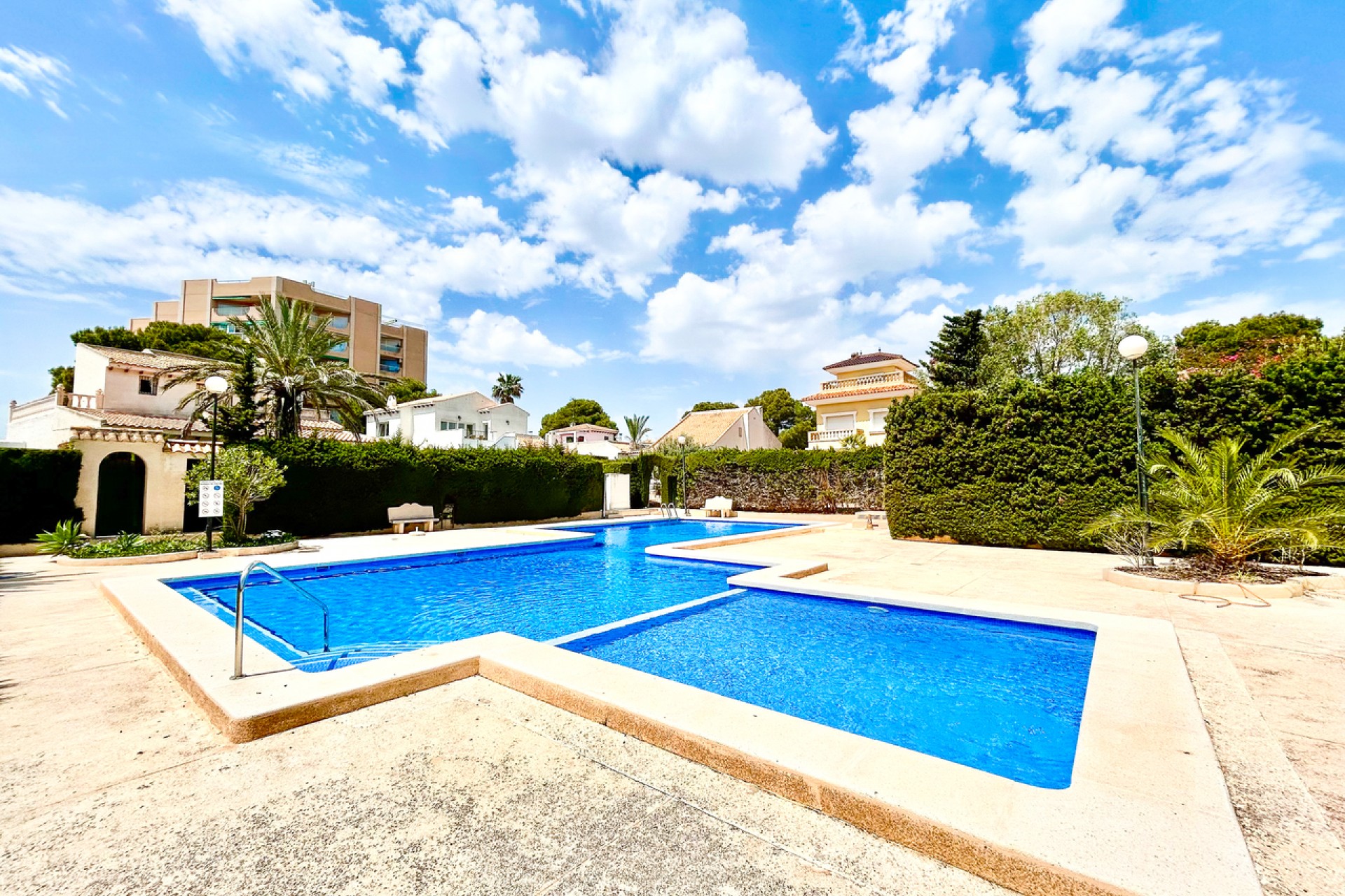 Återförsäljning - Villa -
La Zenia - Costa Blanca