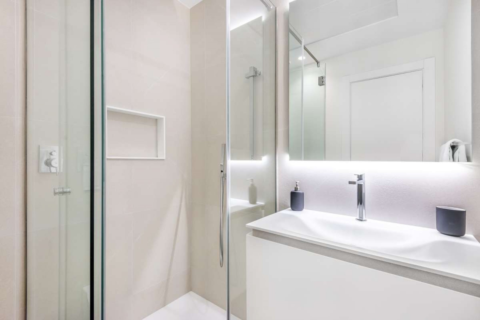 Återförsäljning - Villa -
Las Colinas Golf - Costa Blanca