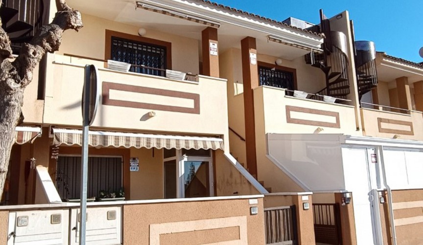 Återförsäljning - Villa -
Los Alcazares - Costa Calida