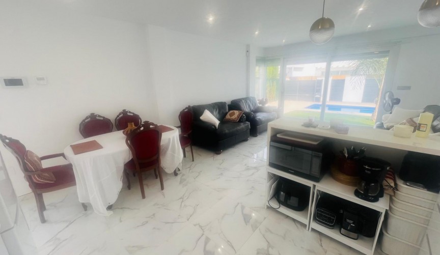 Återförsäljning - Villa -
Los Alcazares - Costa Calida