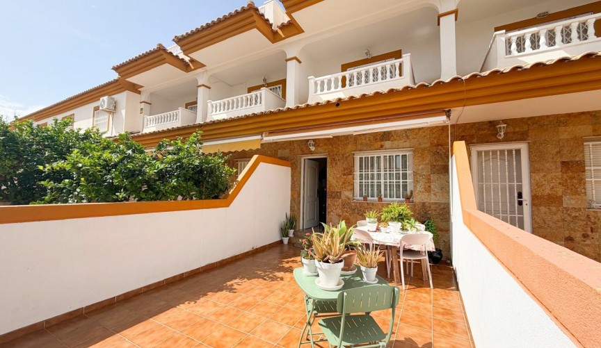 Återförsäljning - Villa -
Los Alcazares - Costa Calida