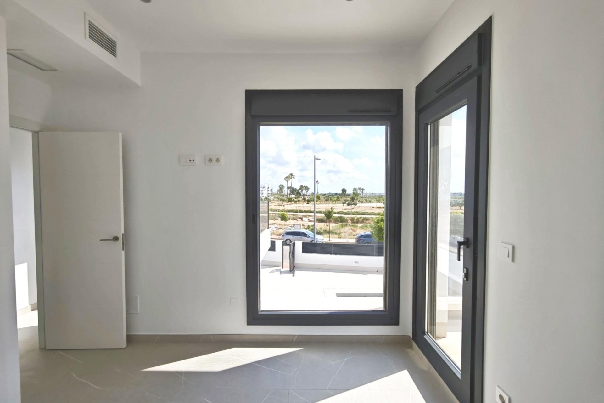 Återförsäljning - Villa -
Los Alcazares - Dolores De Pacheco-santa Rosalía