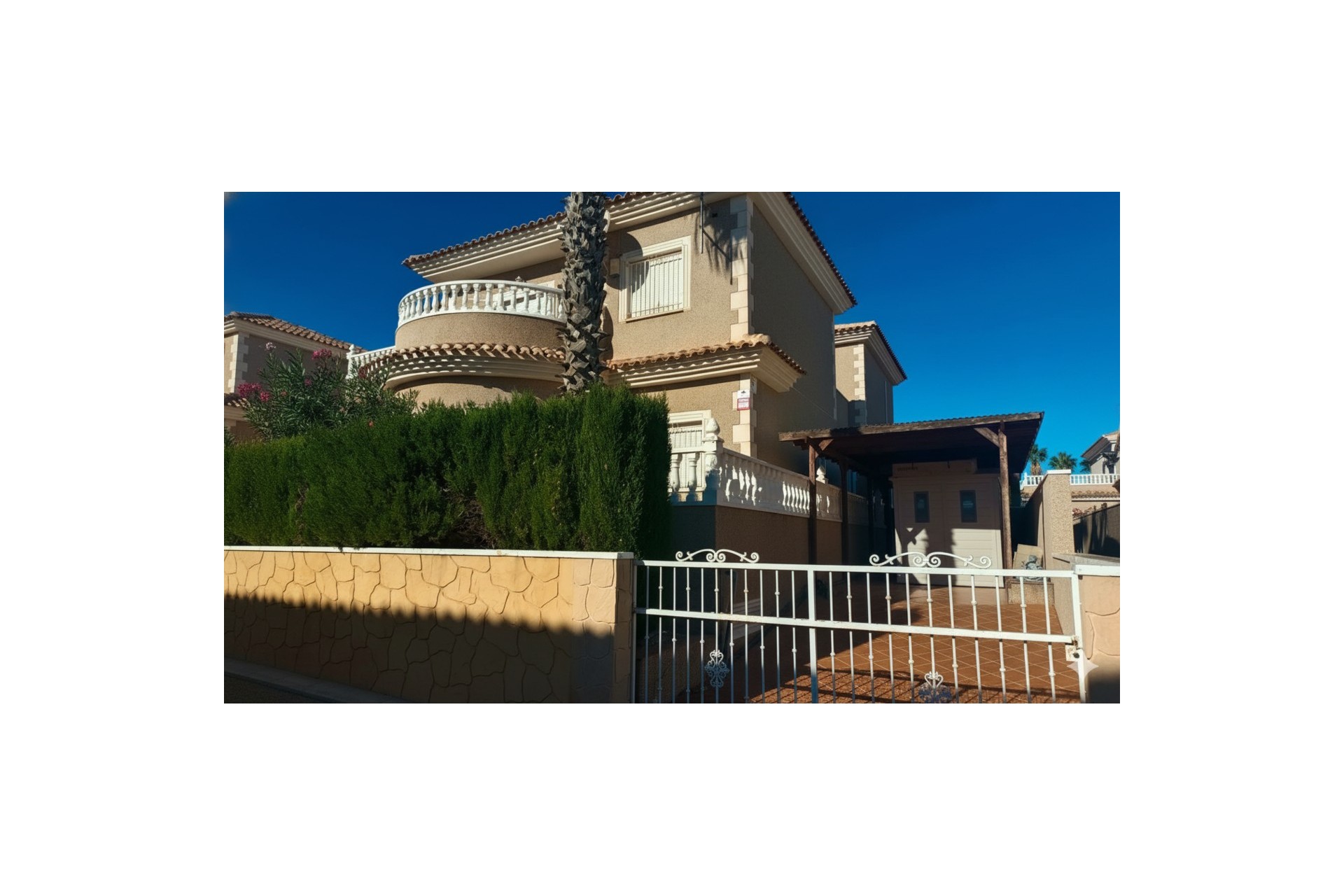 Återförsäljning - Villa -
Los Altos - Costa Blanca