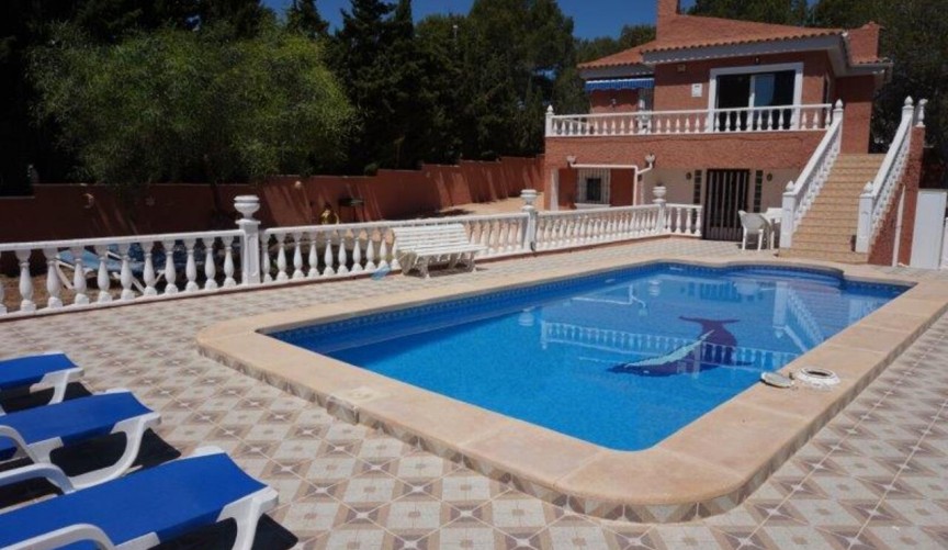 Återförsäljning - Villa -
Los Balcones - Costa Blanca