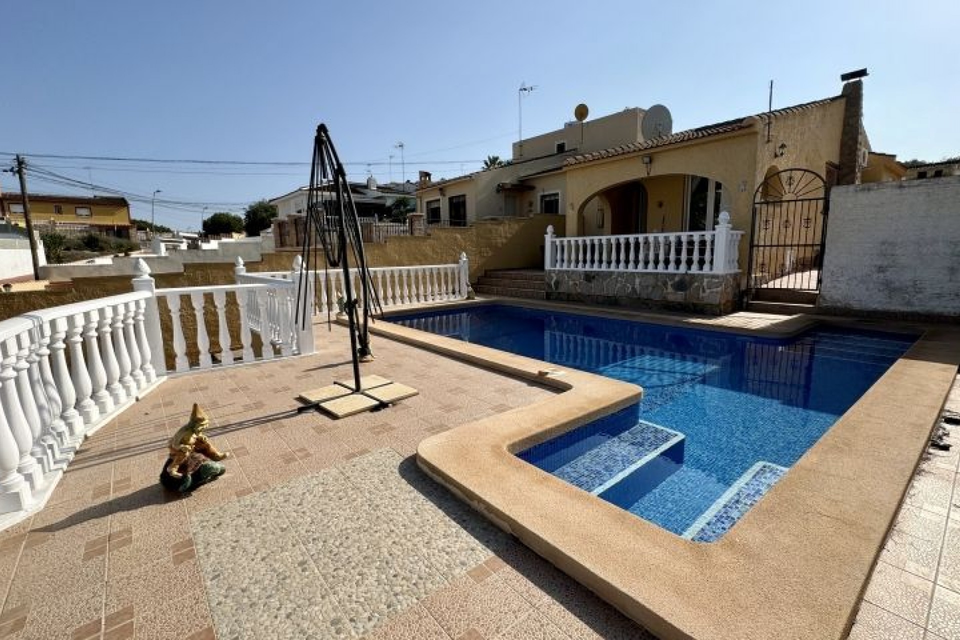 Återförsäljning - Villa -
Los Balcones - Costa Blanca