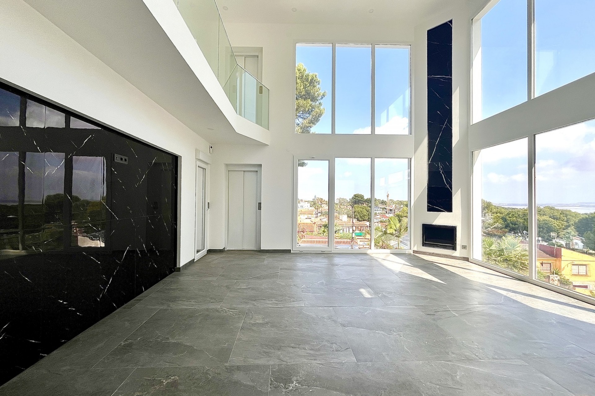 Återförsäljning - Villa -
Los Balcones - Costa Blanca