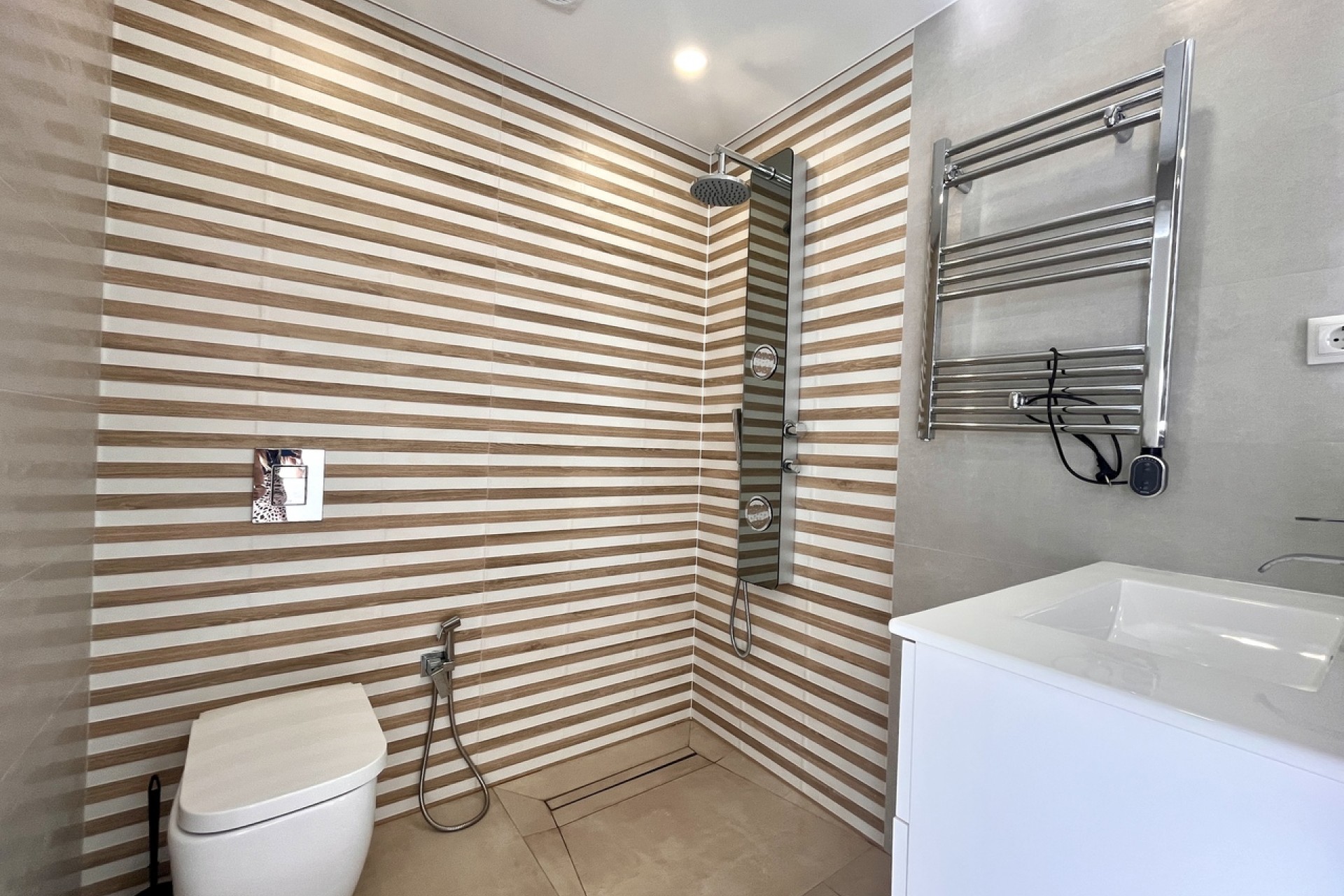 Återförsäljning - Villa -
Los Balcones - Costa Blanca