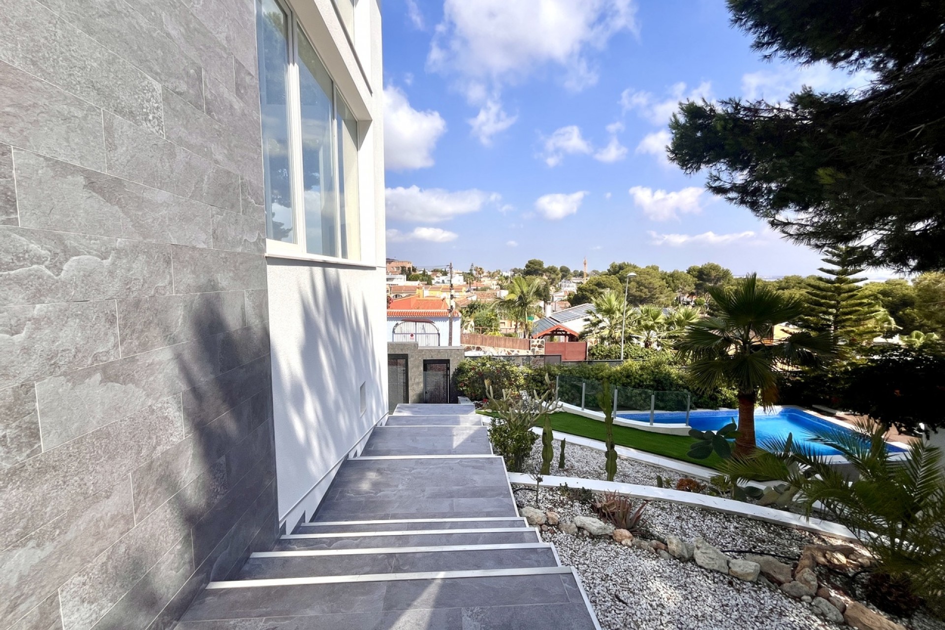 Återförsäljning - Villa -
Los Balcones - Costa Blanca