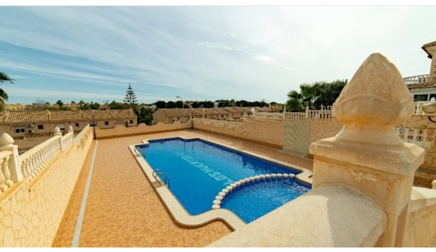 Återförsäljning - Villa -
Los Balcones - Costa Blanca