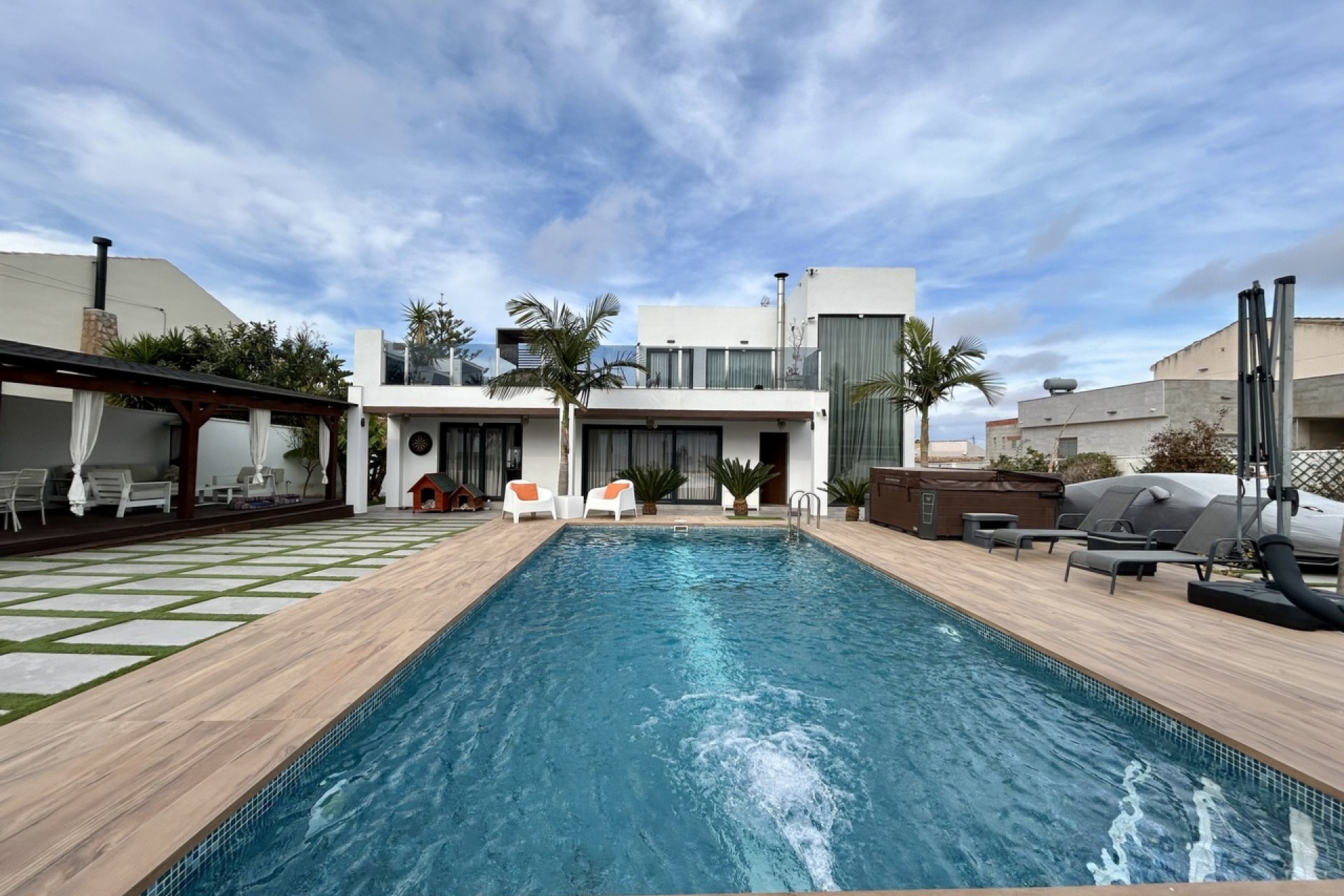 Återförsäljning - Villa -
Los Balcones - Costa Blanca