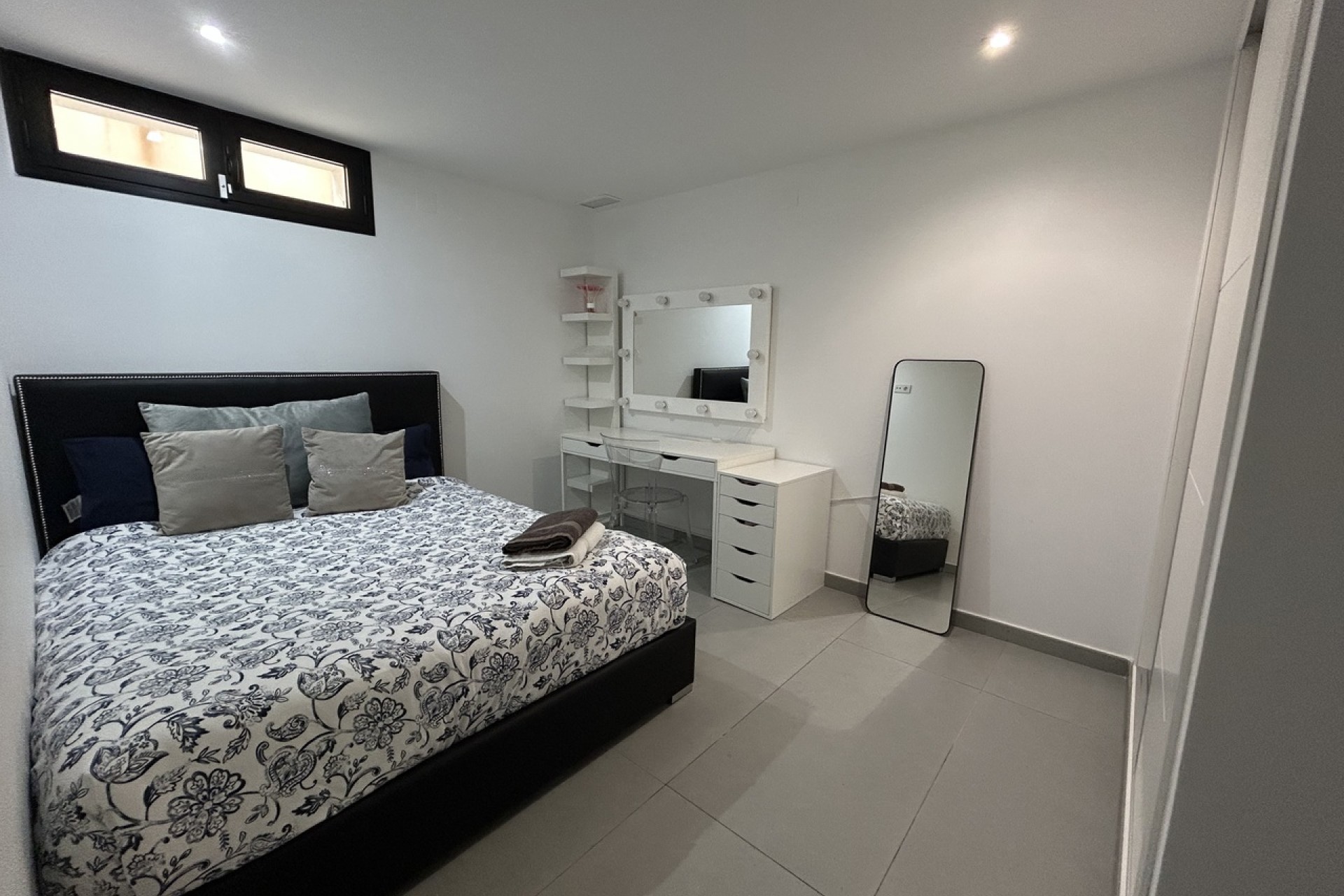 Återförsäljning - Villa -
Los Balcones - Costa Blanca