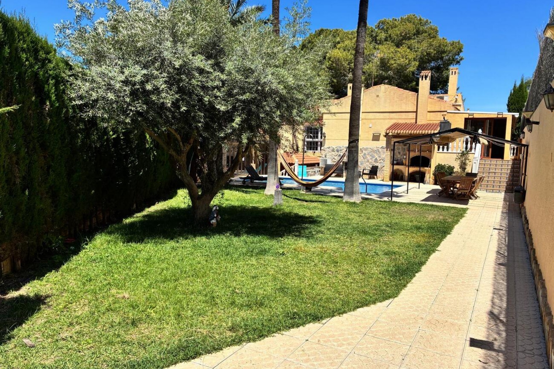 Återförsäljning - Villa -
Los Balcones - Costa Blanca