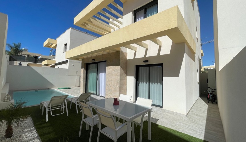 Återförsäljning - Villa -
Los Montesinos - Costa Blanca