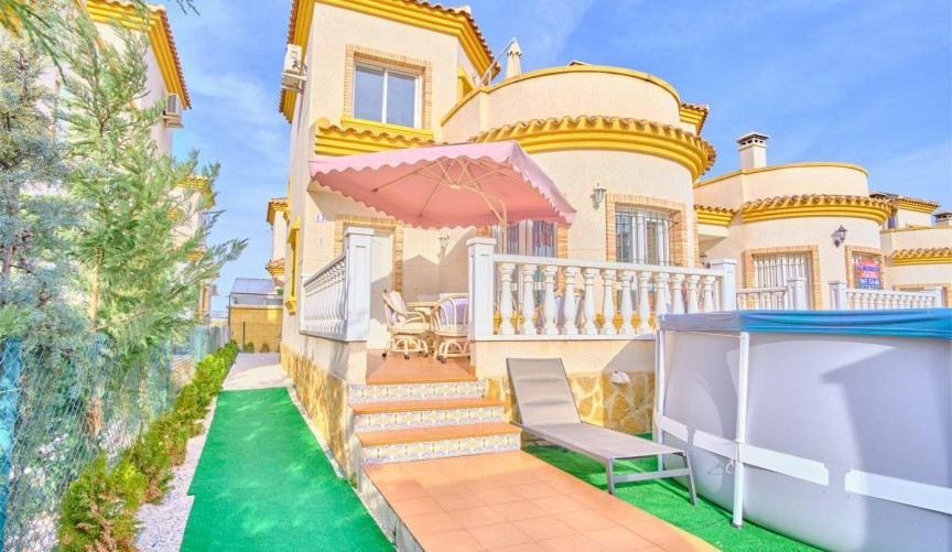 Återförsäljning - Villa -
Los Montesinos - Costa Blanca