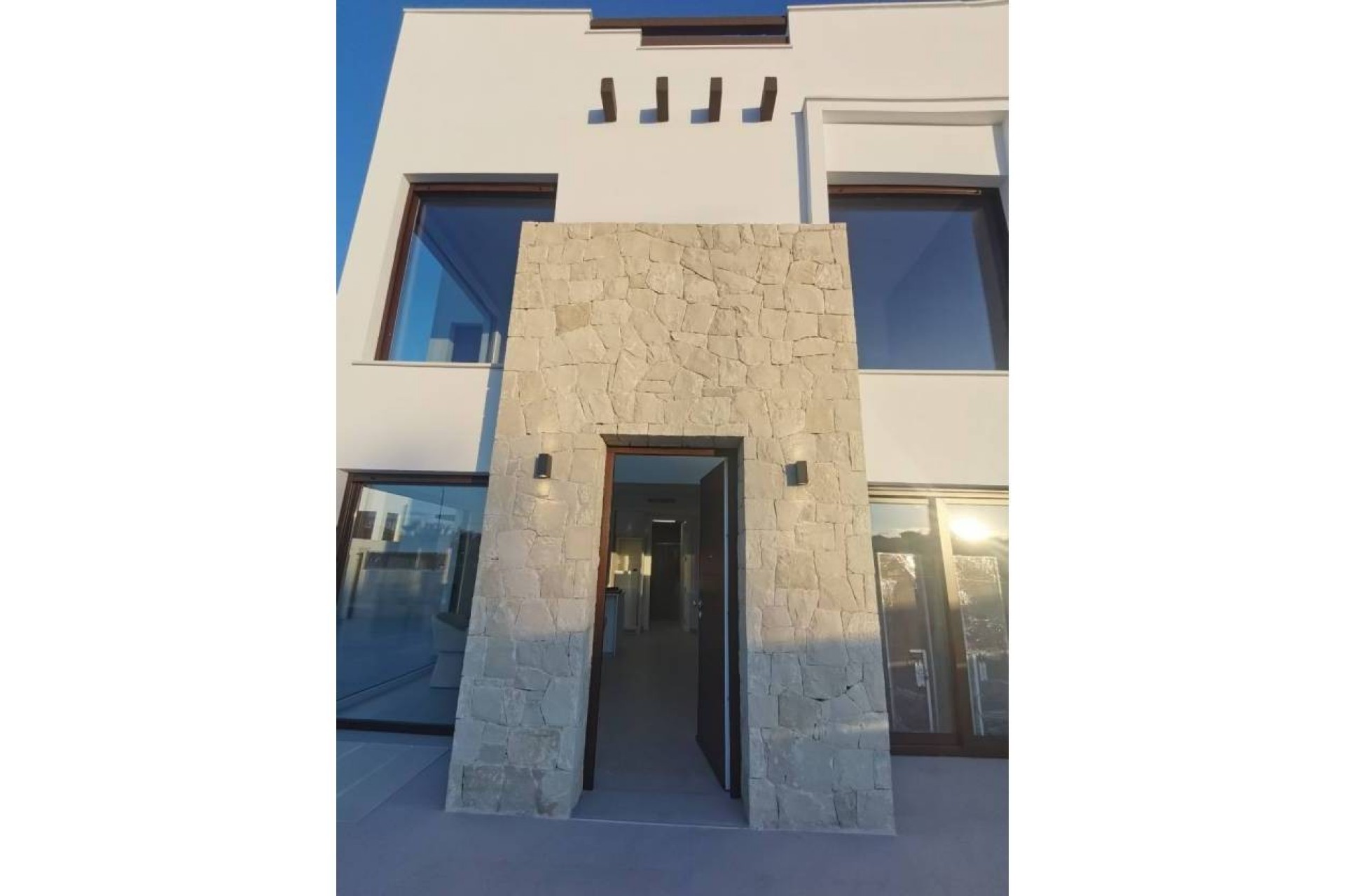 Återförsäljning - Villa -
Los Montesinos - Costa Blanca