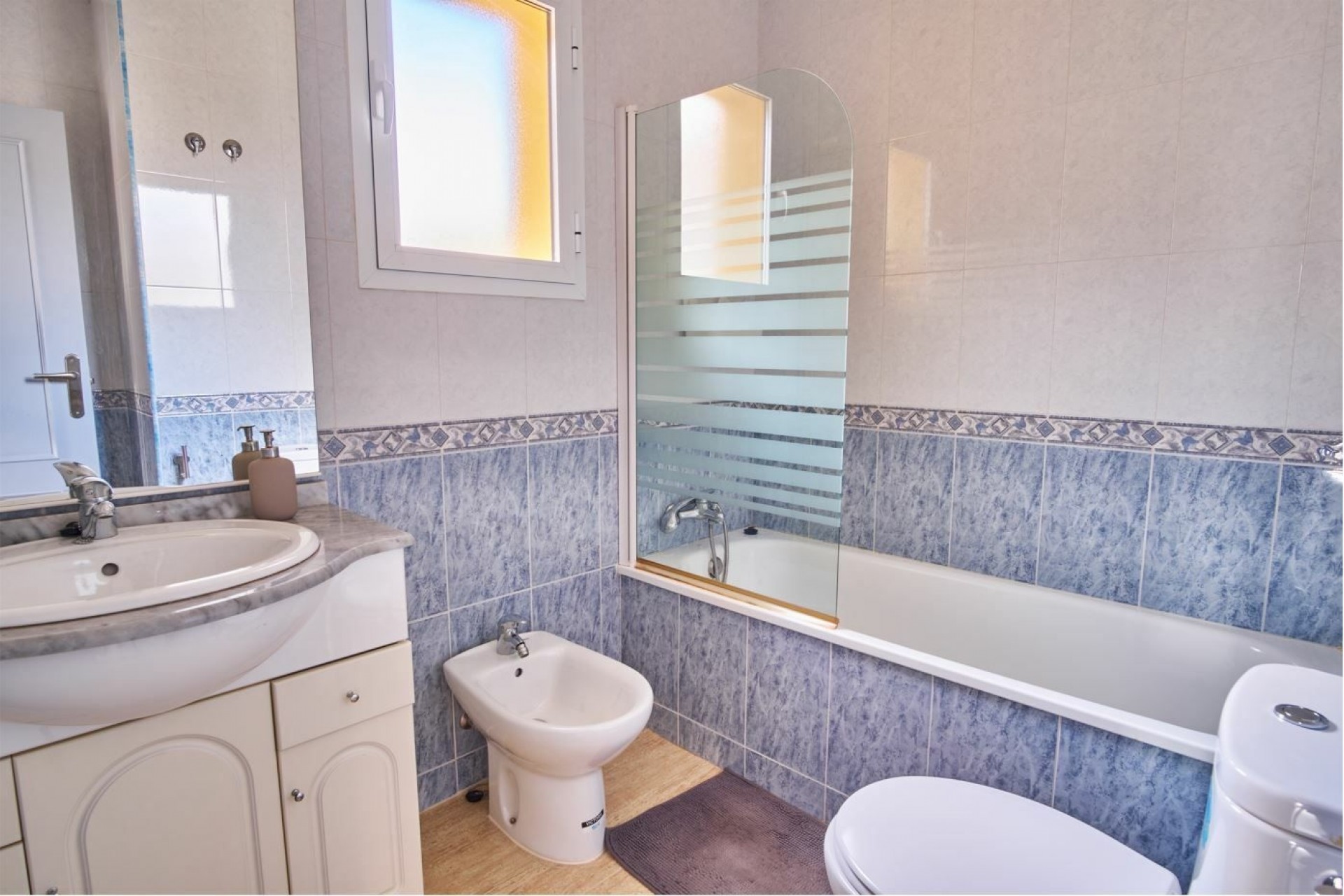 Återförsäljning - Villa -
Los Montesinos - Costa Blanca