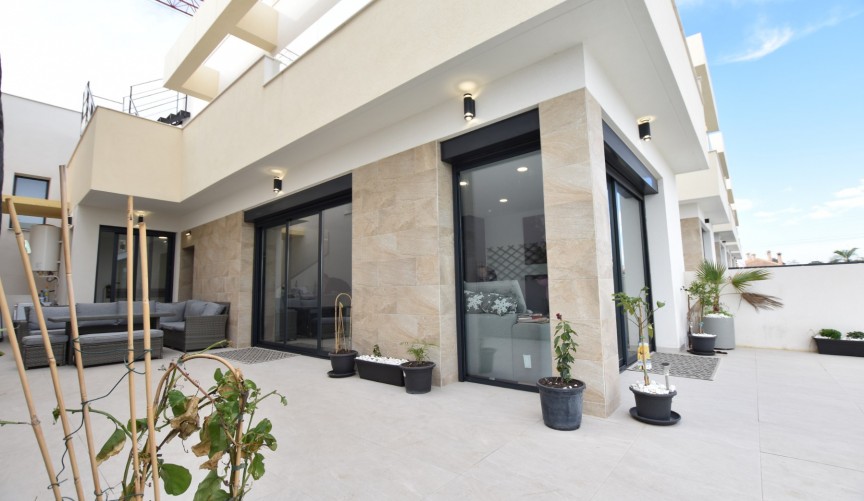 Återförsäljning - Villa -
Los Montesinos - Costa Blanca