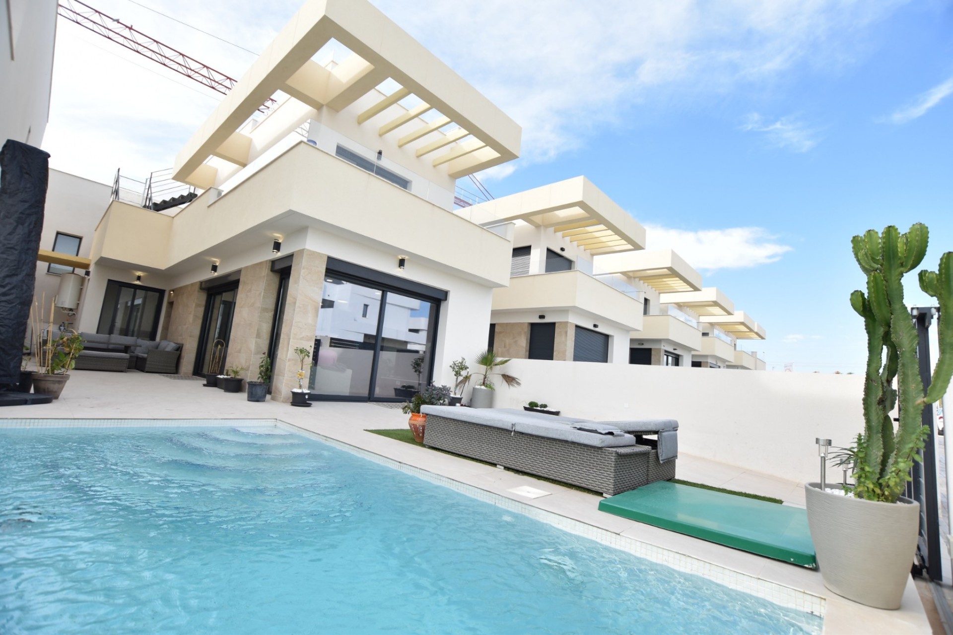 Återförsäljning - Villa -
Los Montesinos - Costa Blanca