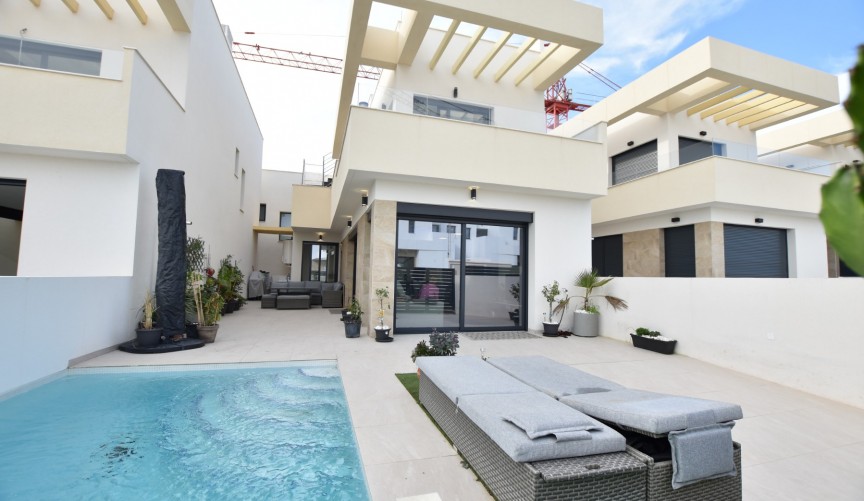 Återförsäljning - Villa -
Los Montesinos - Costa Blanca