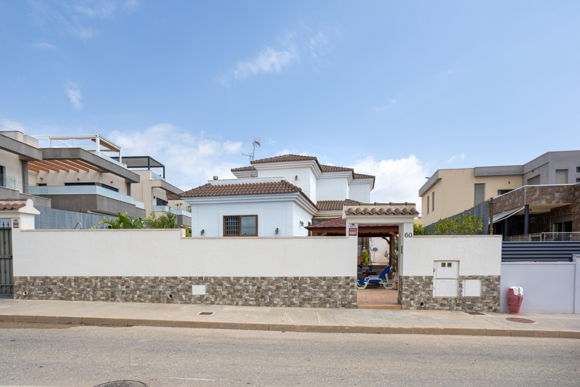 Återförsäljning - Villa -
Los Montesinos - Costa Blanca