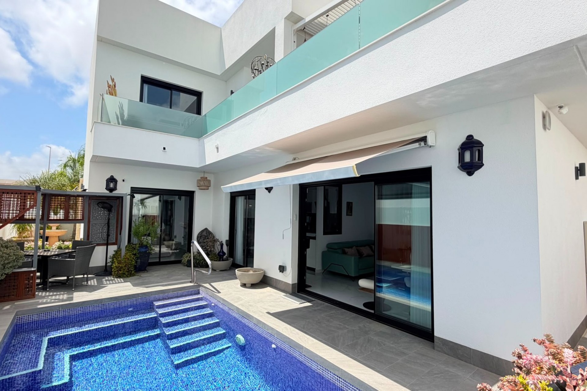 Återförsäljning - Villa -
Los Montesinos - Costa Blanca