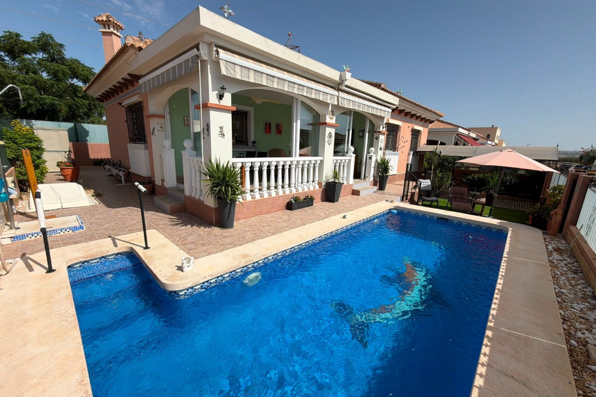 Återförsäljning - Villa -
Los Montesinos - Costa Blanca