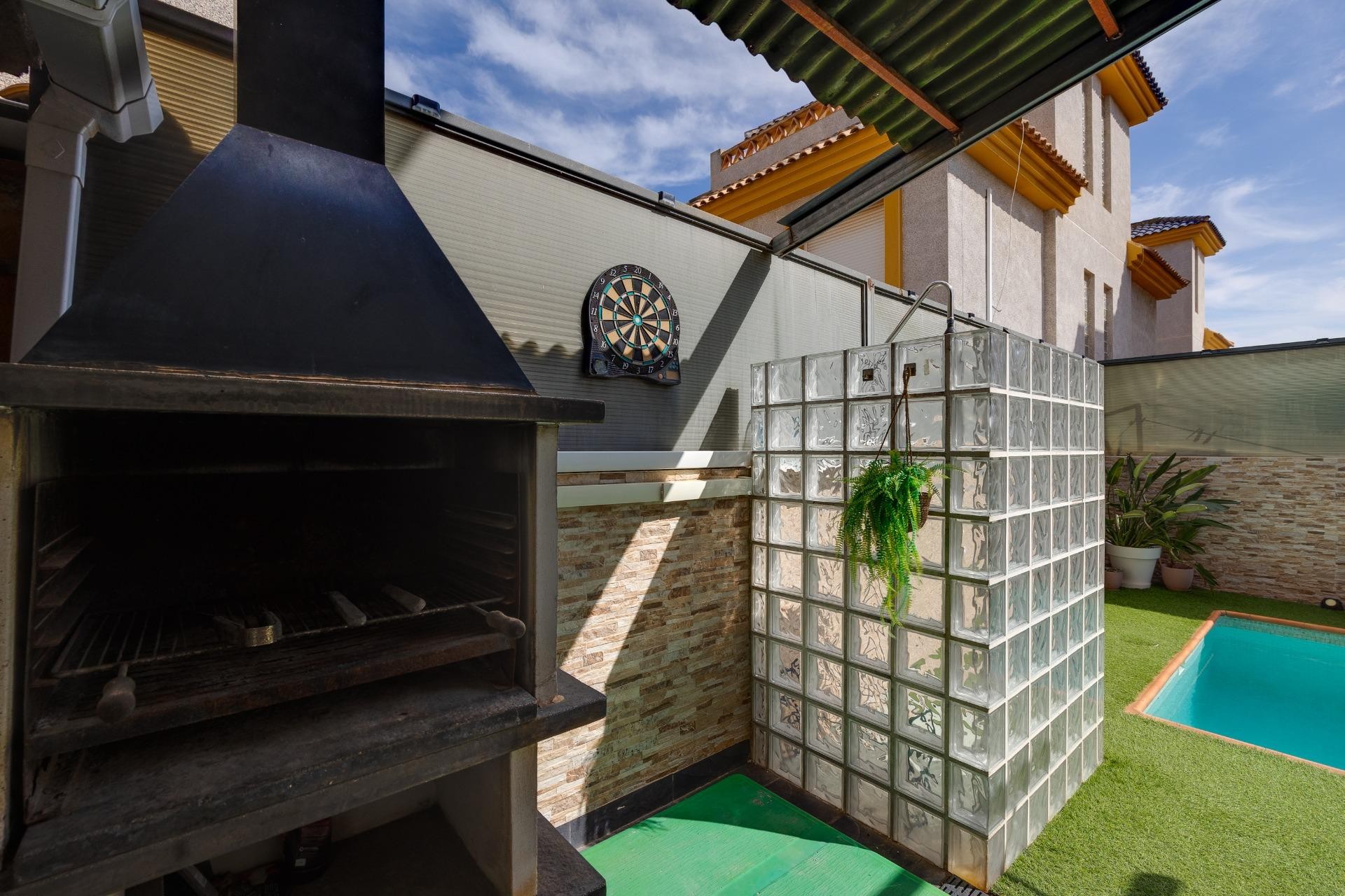 Återförsäljning - Villa -
Los Montesinos - La Herrada