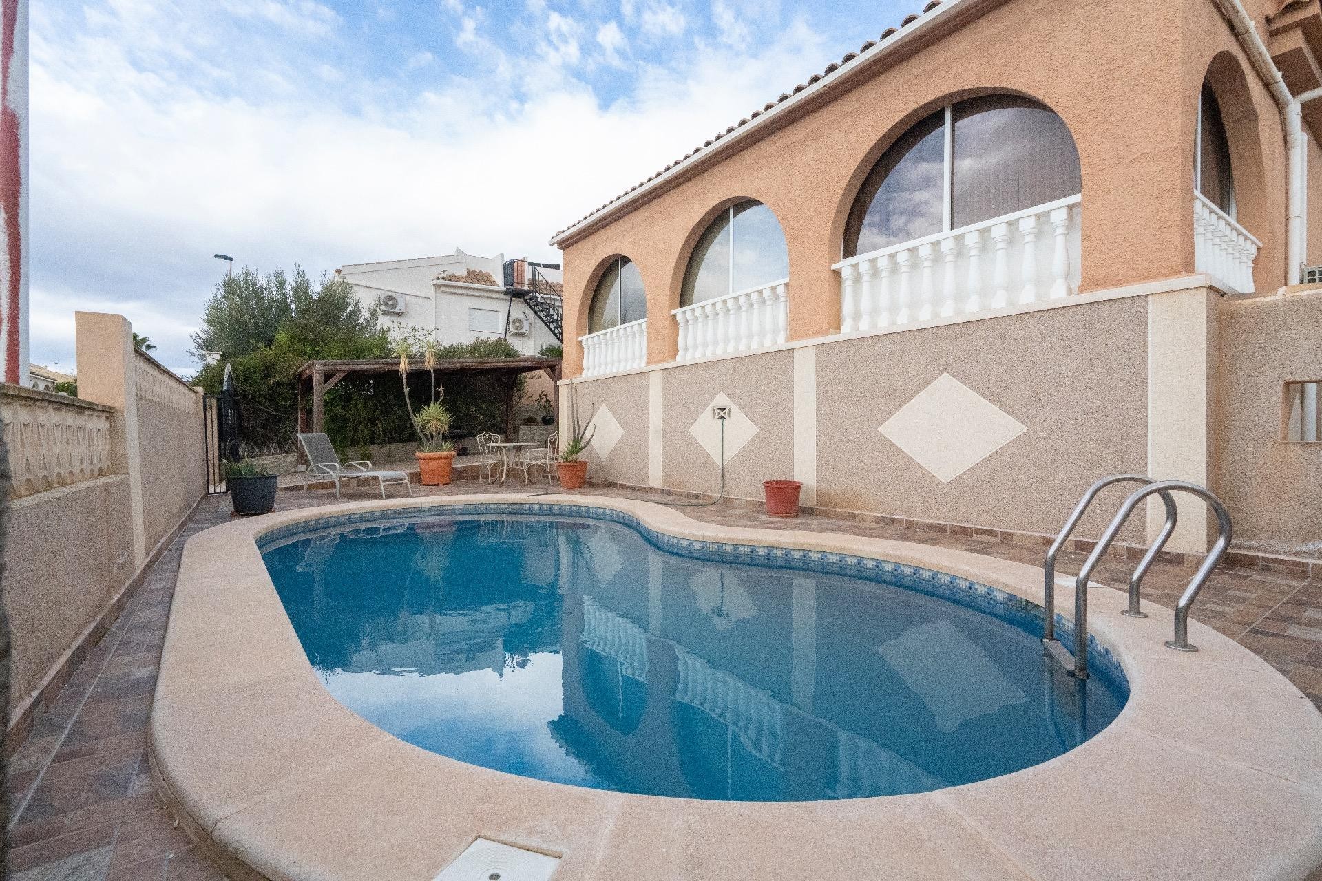 Återförsäljning - Villa -
Mazarron - Camposol