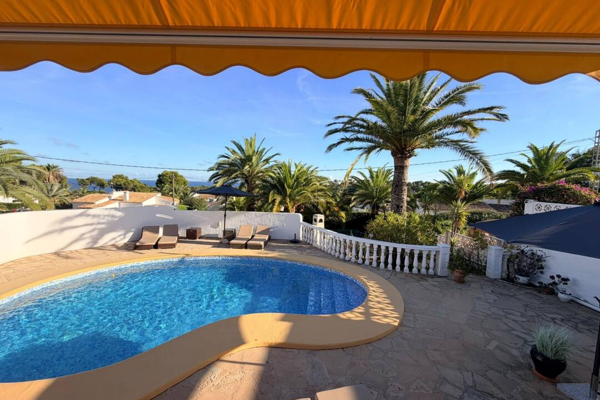Återförsäljning - Villa -
Moraira - Costa Blanca