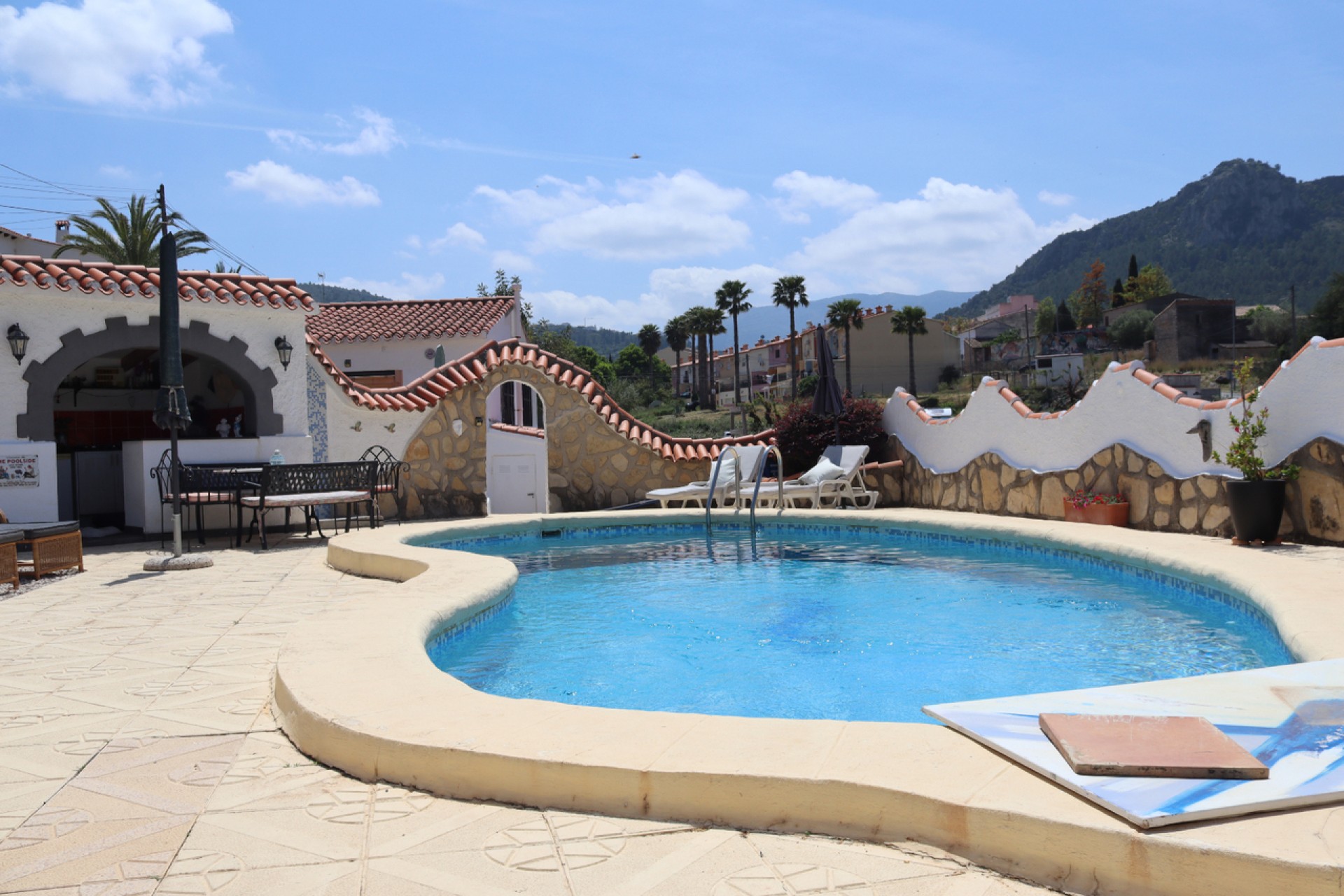 Återförsäljning - Villa -
Orba - Inland