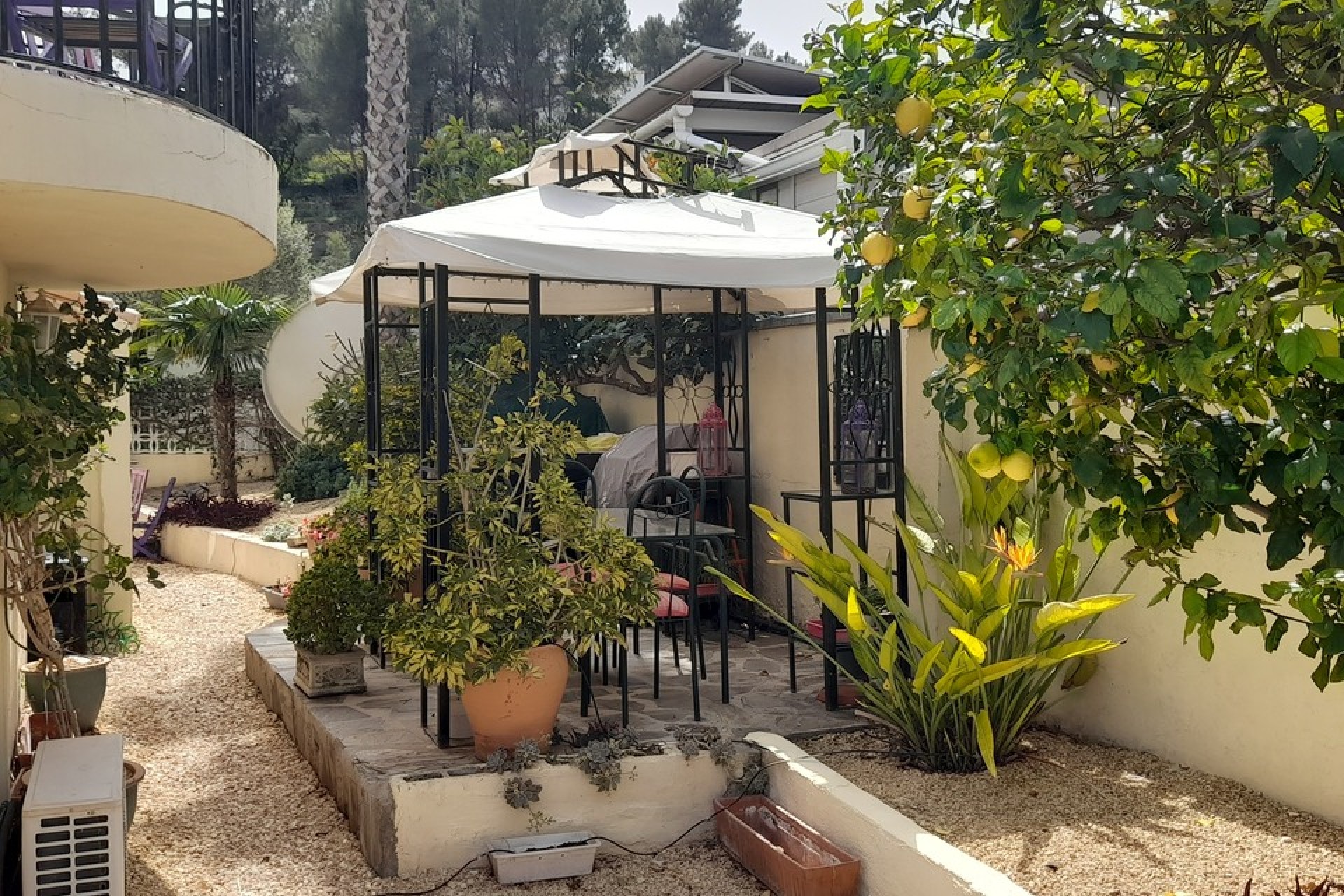 Återförsäljning - Villa -
Orba - Inland