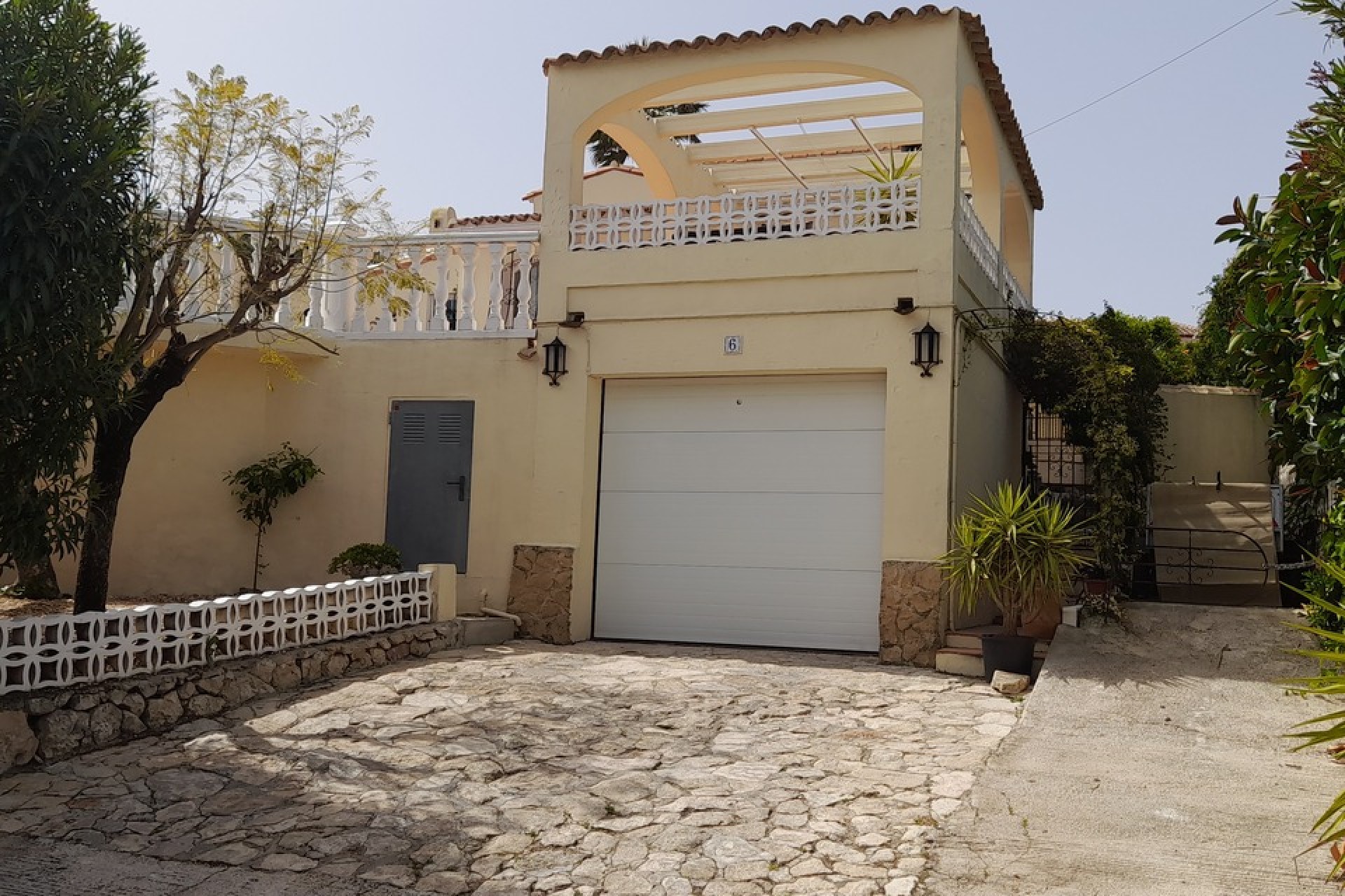 Återförsäljning - Villa -
Orba - Inland