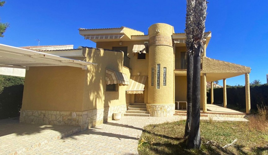 Återförsäljning - Villa -
Orihuela Costa - Campoamor