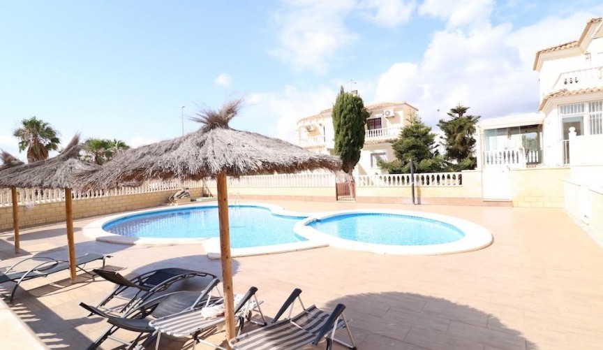 Återförsäljning - Villa -
Orihuela Costa - Costa Blanca